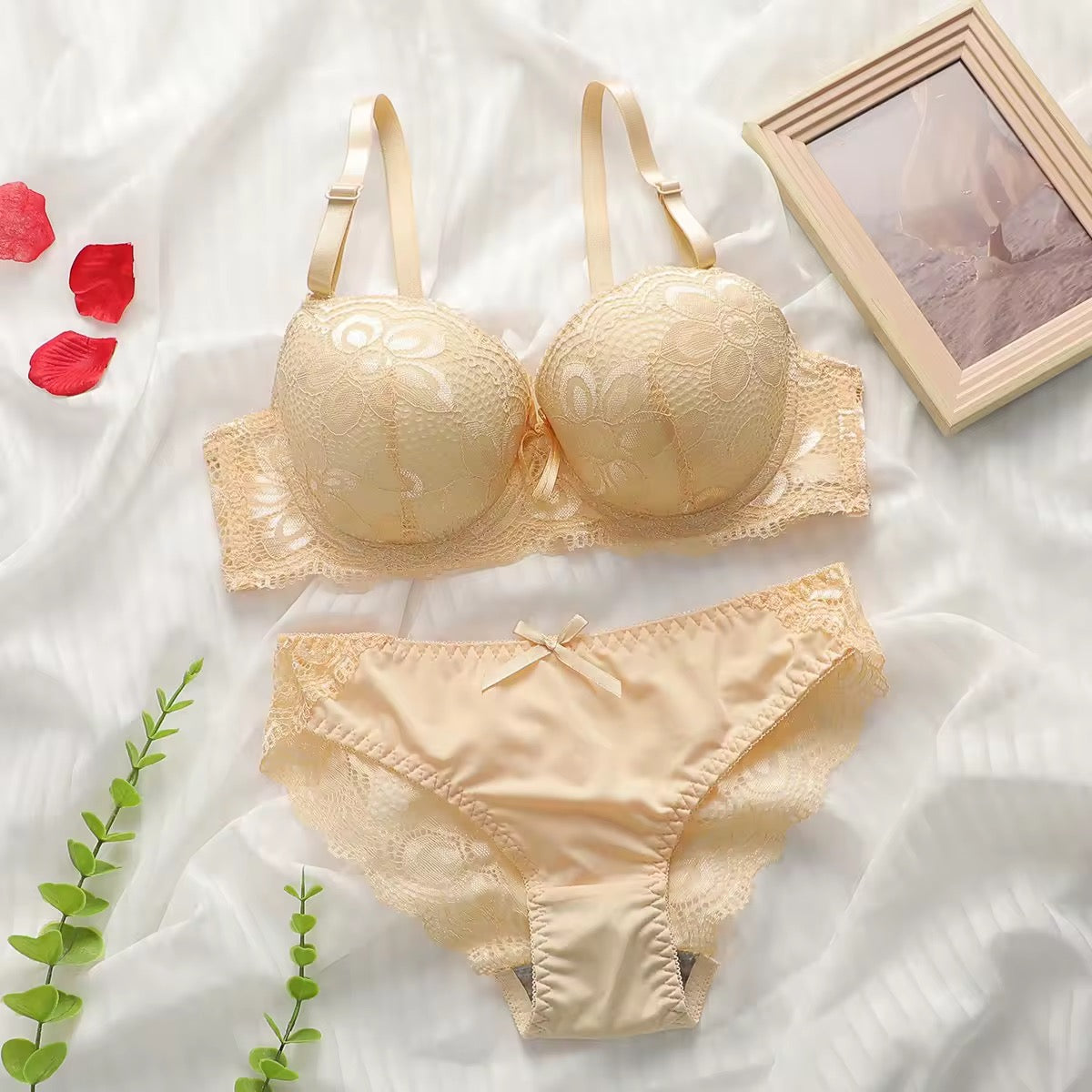 Lime Watch Elegant Lace Lingerie Set – Luxurious Floral Underwired Bra & Panty Set